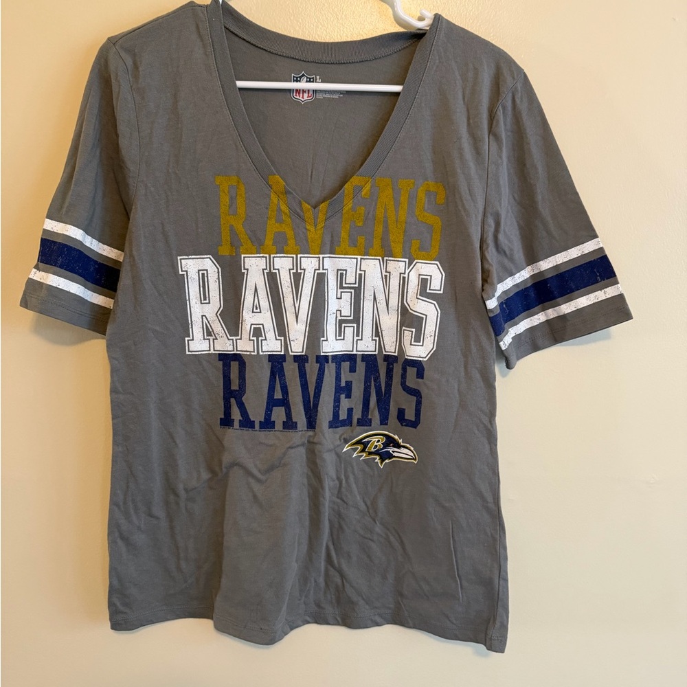 NFL Baltimore Ravens Gray Short Sleeve V-Neck Tee with Team Graphics
